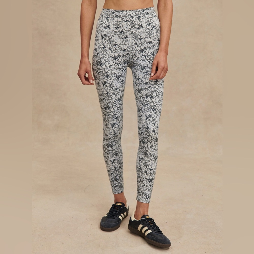 Varley Camouflage Camo Print Athletic Yoga Sporty Leggings Tights Size Large L
